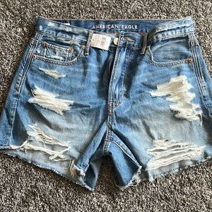 New women’s American Eagle 90s boyfriend shorts